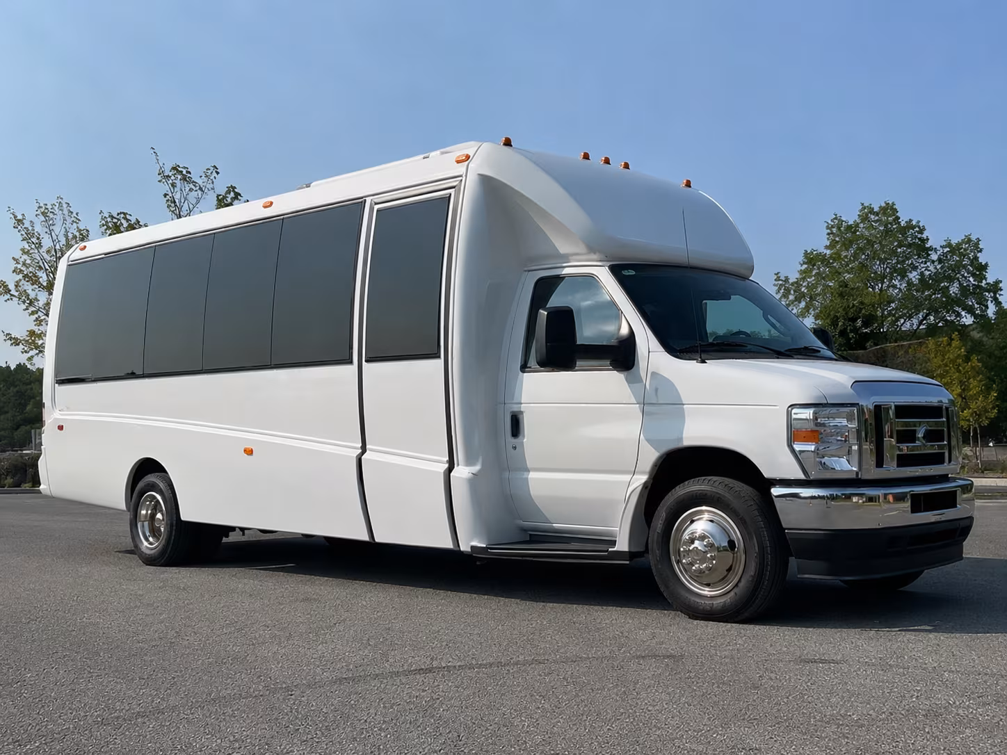 18 Passenger Party Bus